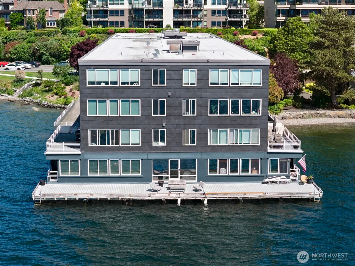733 Lake Street S #301, Kirkland, WA 98033 - #1