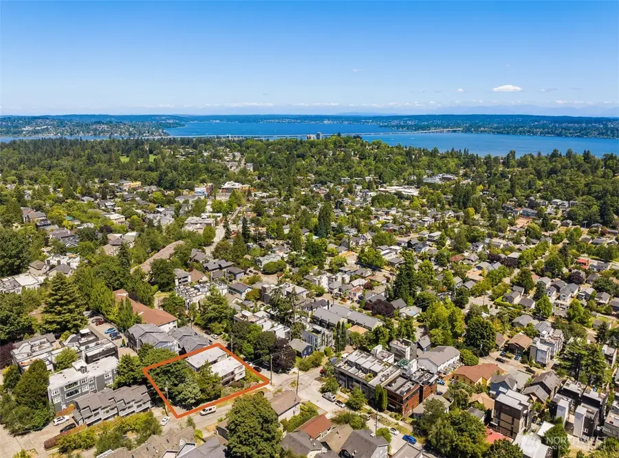201 26th Avenue E, Seattle, WA 98112 - #2