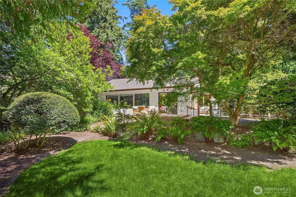 676 Park Avenue Ne, Bainbridge Island, WA 98110 - #1