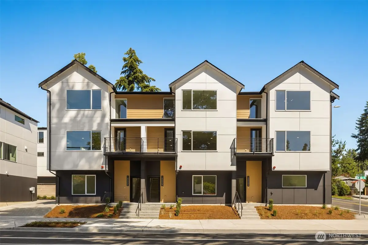 18002 10th Avenue Ne, Shoreline, WA 98155 - #1