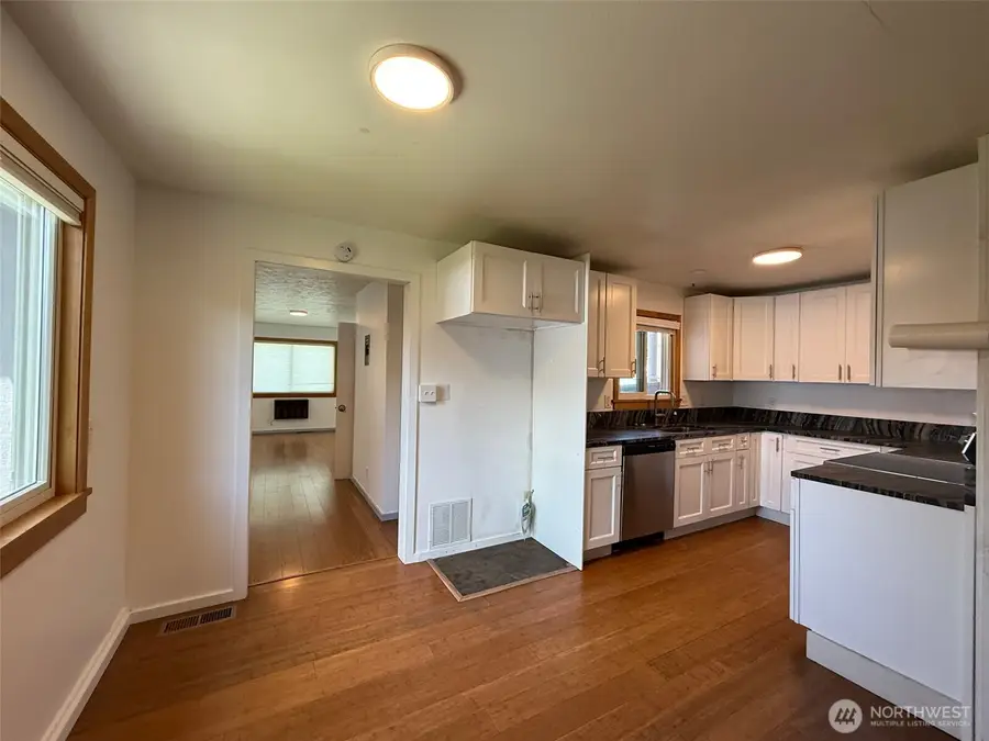 424 SW 3rd Street, College Place, WA 99324 - #3