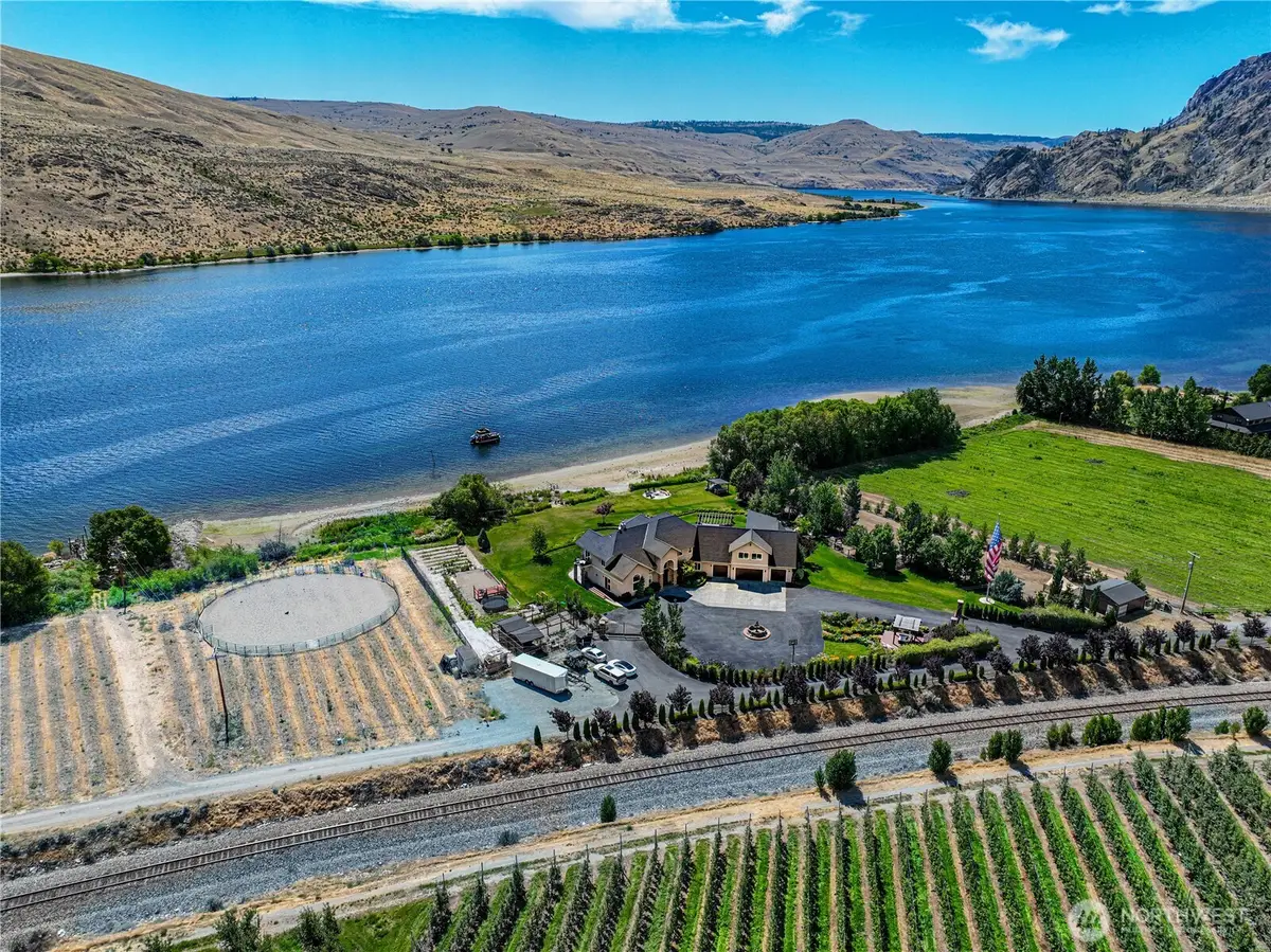 30 Stennes Point Road, Pateros, WA 98846 - #1