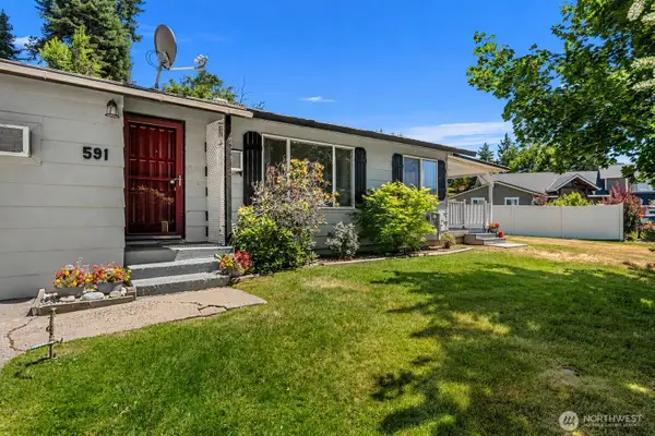 593 Rolfs Place, East Wenatchee, WA 98802