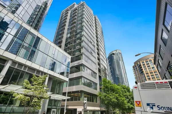 820 Blanchard Street #910, Seattle, WA 98121