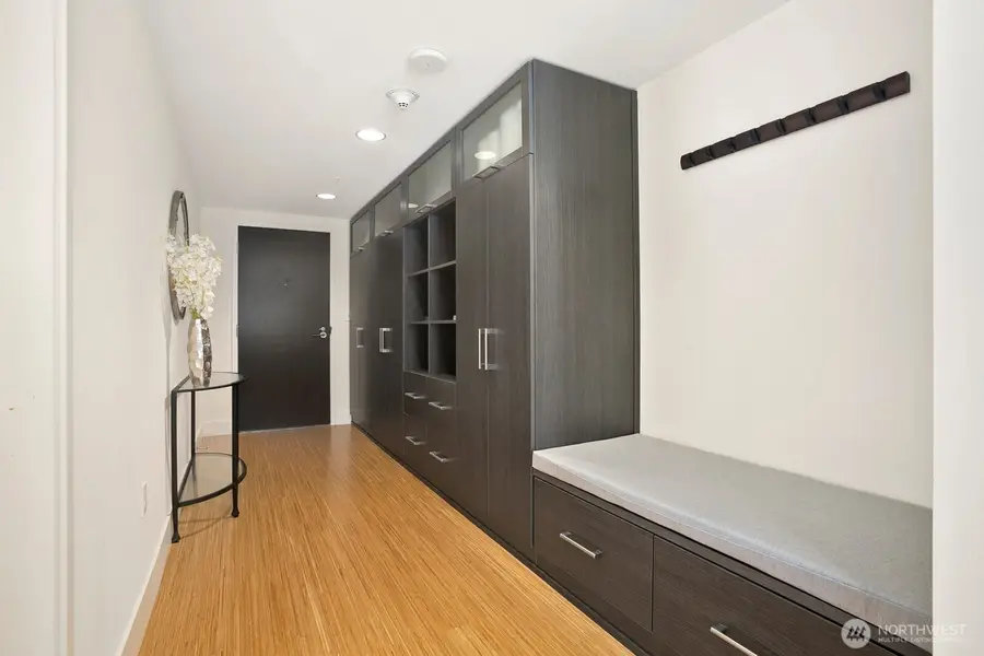 820 Blanchard Street #910, Seattle, WA 98121 - #3