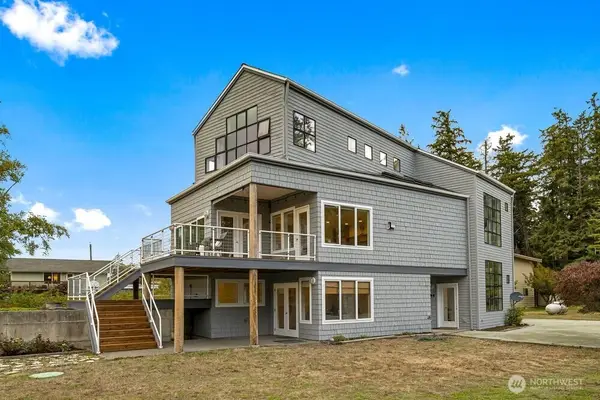 1281 Starfish Road, Freeland, WA 98249