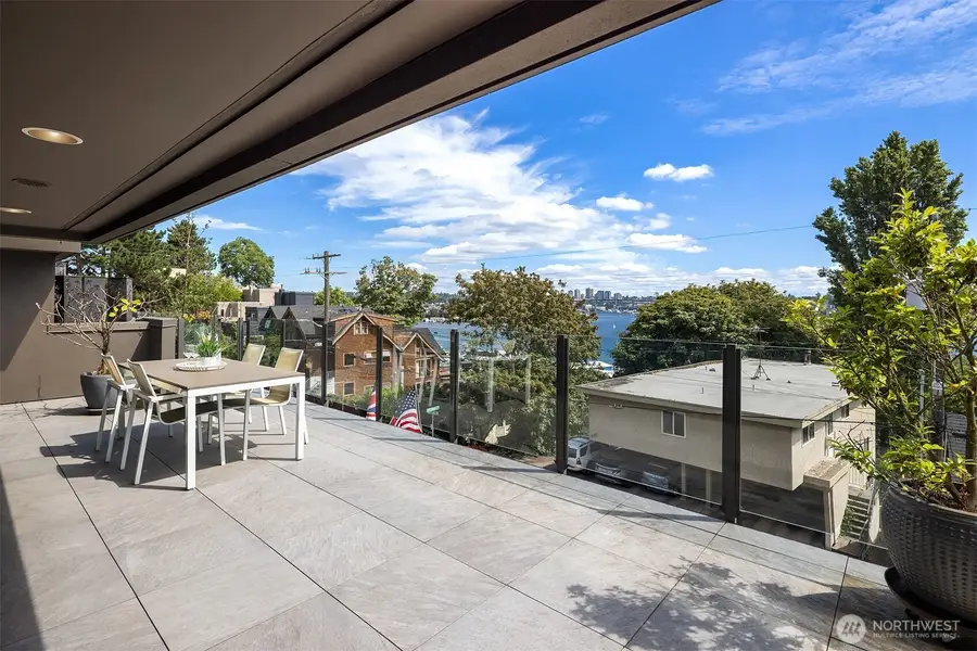 2040 Waverly Place N #302, Seattle, WA 98109 - #2