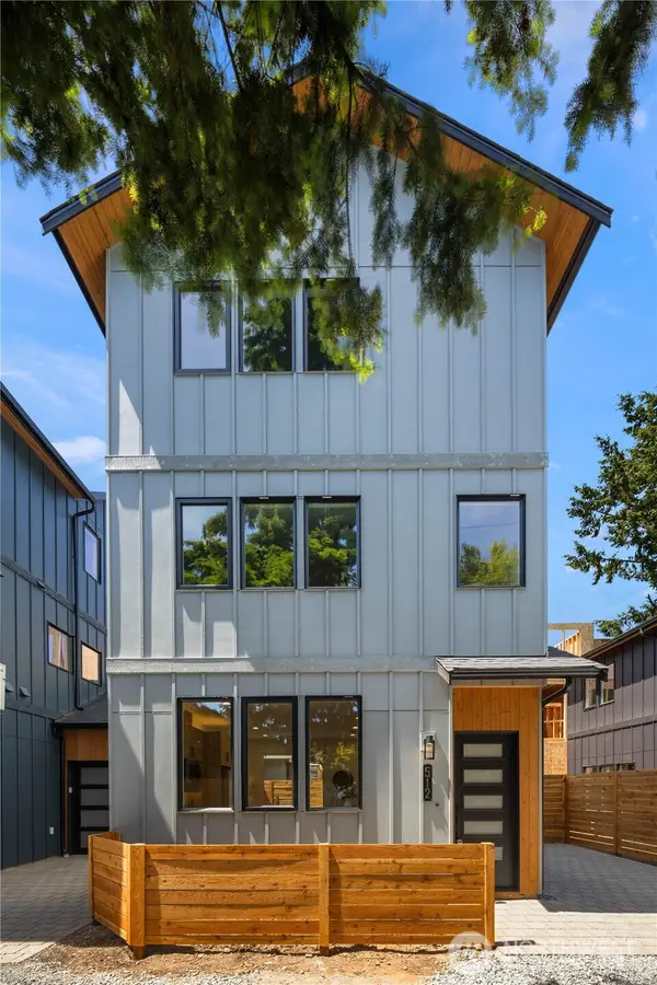 512 N 92nd Street, Seattle, WA 98103