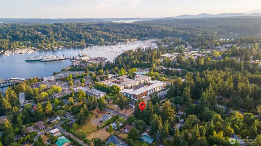 868 Gilmore Way Ne, Bainbridge Island, WA 98110 - #2