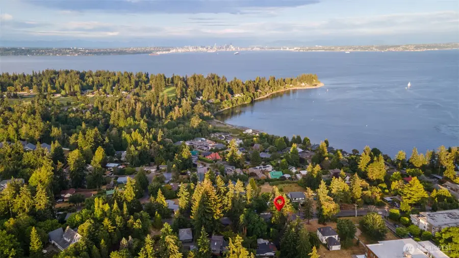 868 Gilmore Way Ne, Bainbridge Island, WA 98110 - #3