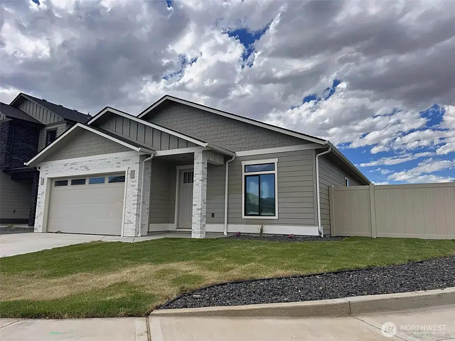 581 S Oasis Loop, East Wenatchee, WA 98801 - #2