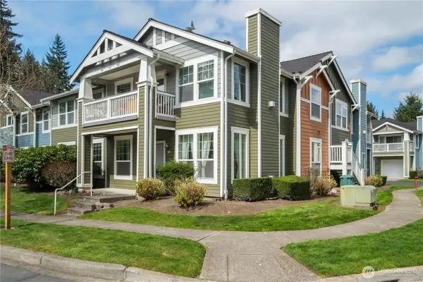 10515 221st Lane Ne #102, Redmond, WA 98053