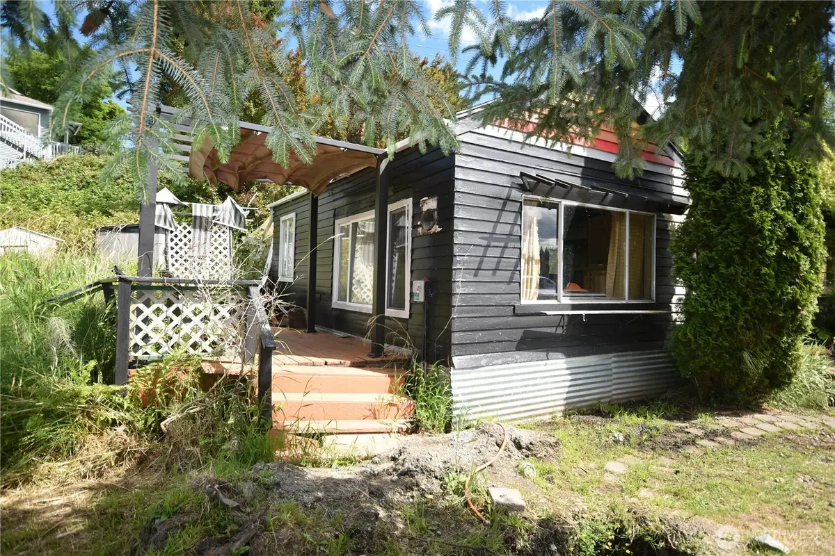 1647 Beach Drive E, Port Orchard, WA 98366 - #1