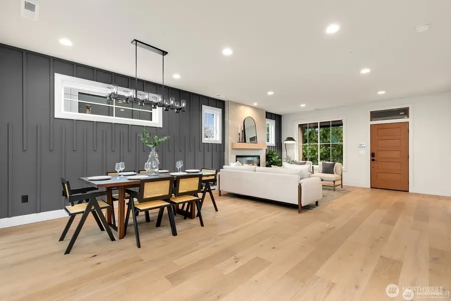 3032 NE Blakeley Street, Seattle, WA 98105 - #3