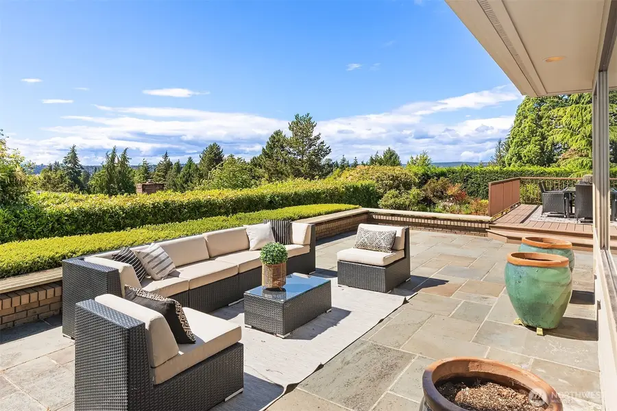 9636 NE 30th Place, Clyde Hill, WA 98004 - #2