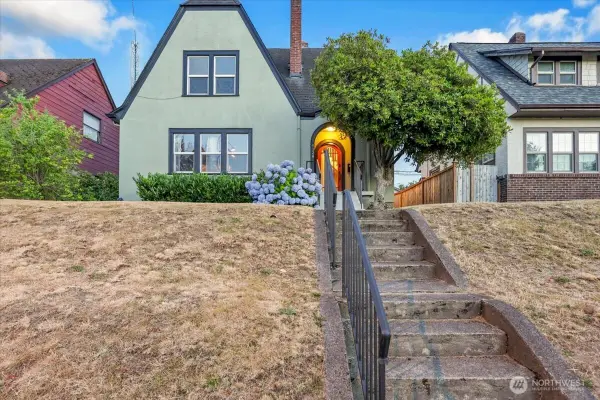 4124 6th Avenue, Tacoma, WA 98406