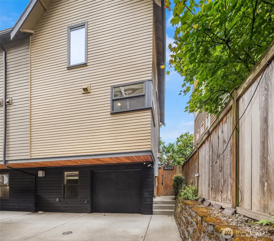 3635 Greenwood Avenue N #B, Seattle, WA 98103 - #2