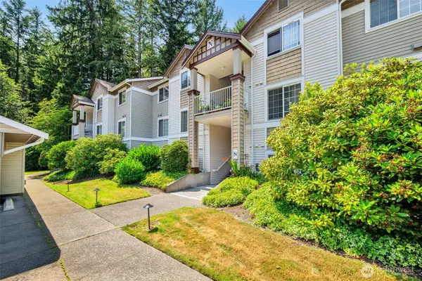 25235 SE Klahanie Boulevard #N102, Sammamish, WA 98029