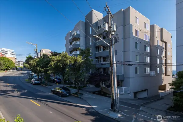 601 W Mercer Place #304, Seattle, WA 98119