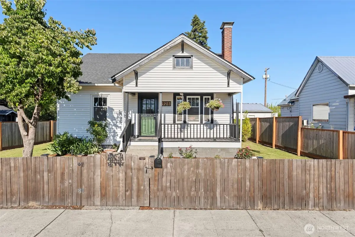 928 F Street, Centralia, WA 98531 - #1