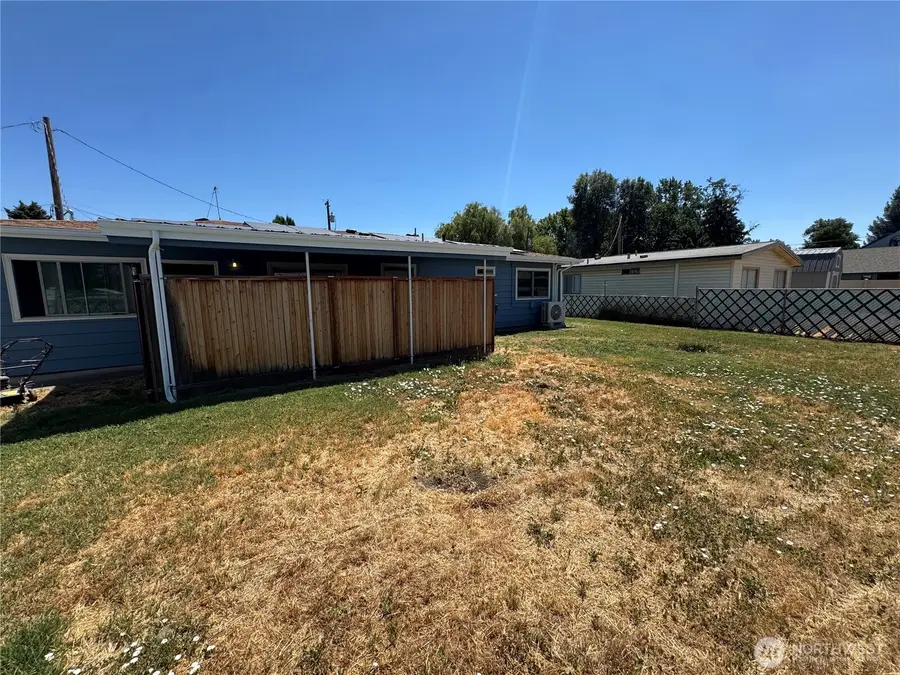 820 SE Cedar Avenue, College Place, WA 99324 - #2