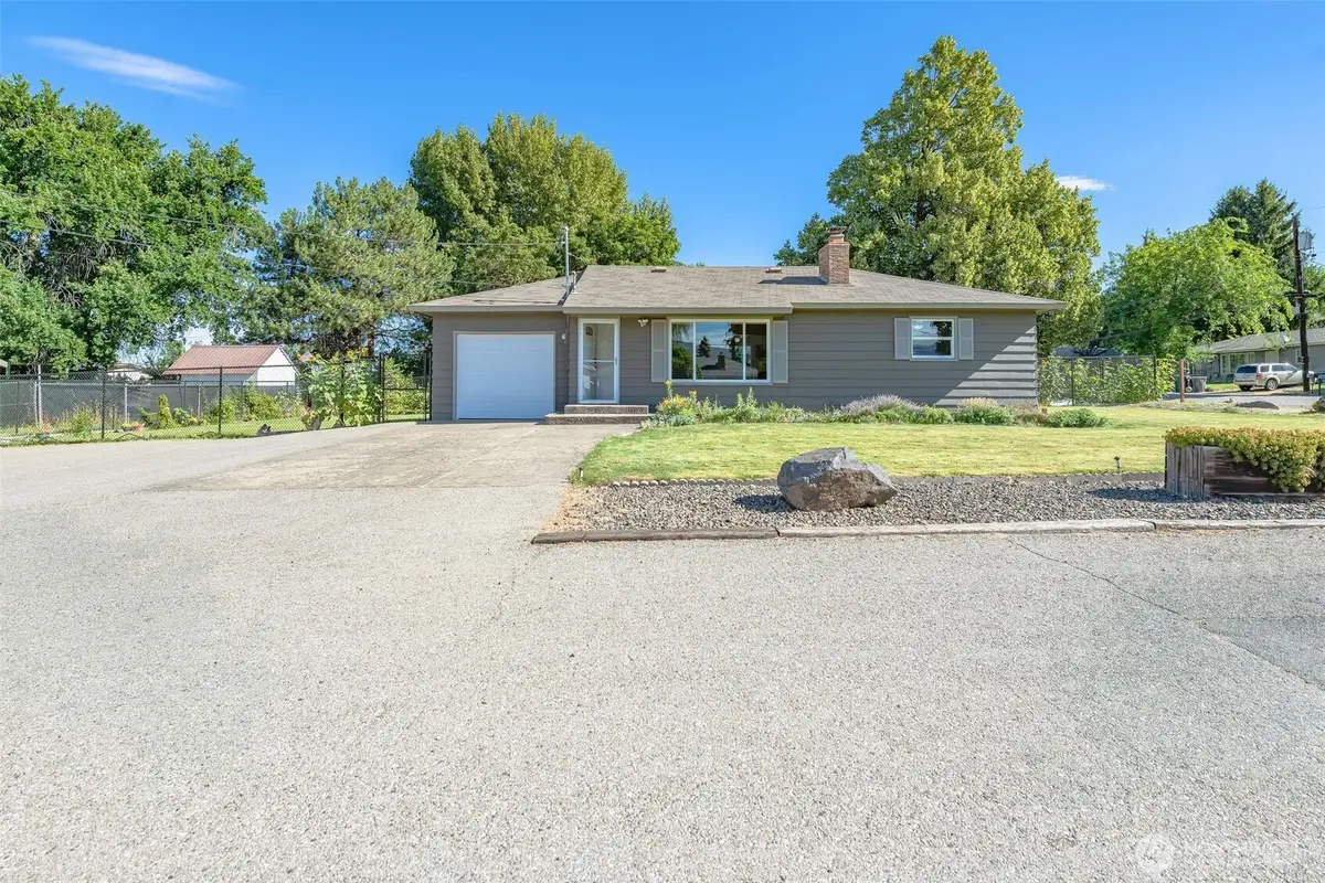1385 Tedford Street Se, East Wenatchee, WA 98802 - #1