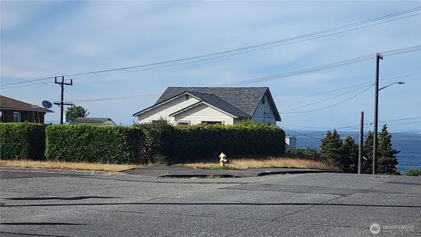301 W 3rd St, Port Angeles, WA 98362