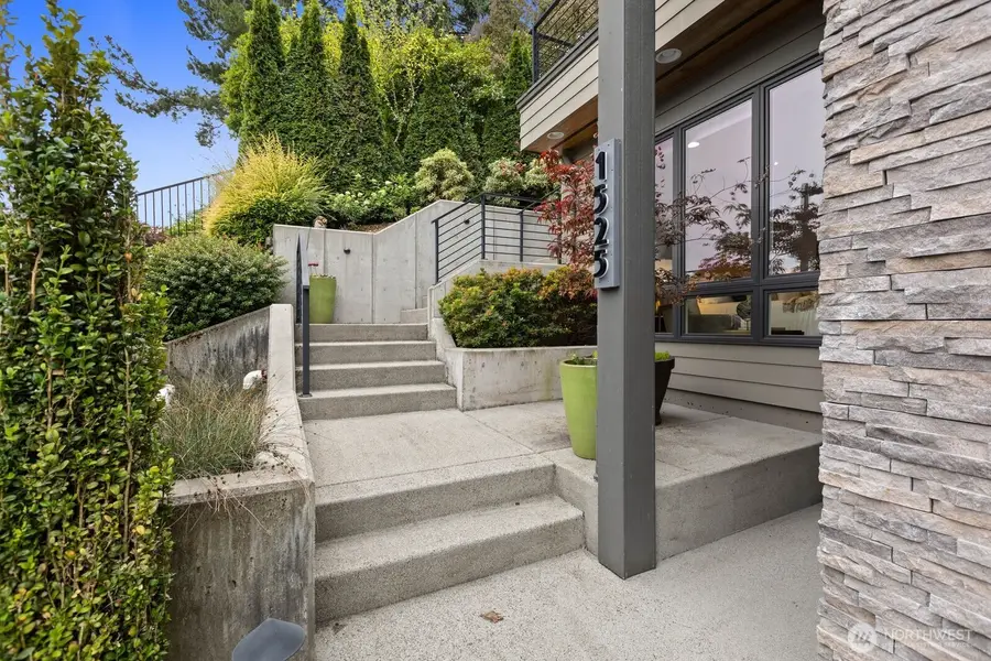 1525 36th Avenue S, Seattle, WA 98144 - #2