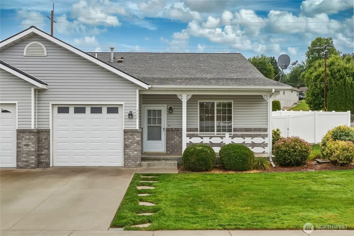 777 SE Magnoni, College Place, WA 99324 - #1