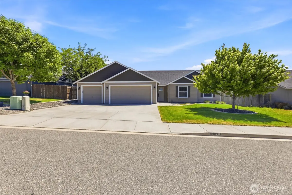2670 Hickory Avenue, West Richland, WA 99353 - #1