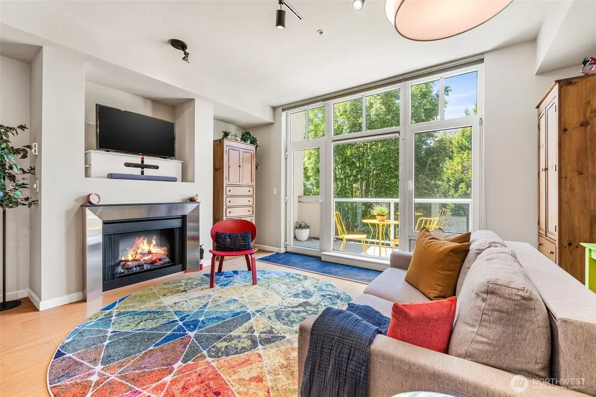 17 W Mercer Street #206, Seattle, WA 98119 - #1