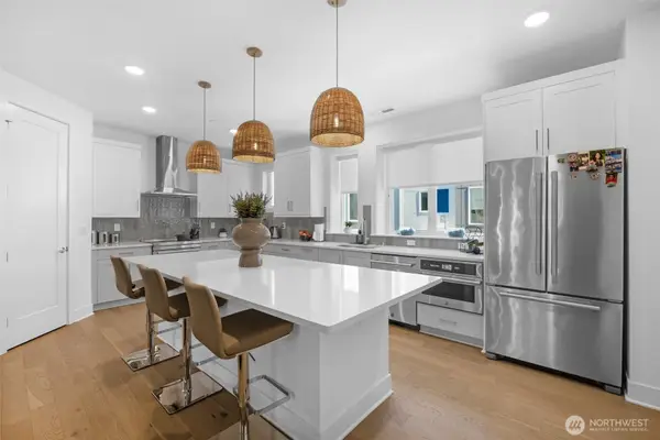 12322 138th Place Ne #102, Redmond, WA 98052