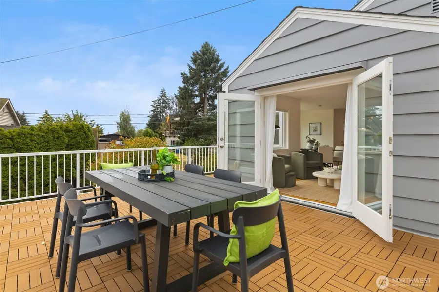 10835 35th Avenue Sw, Seattle, WA 98146 - #3