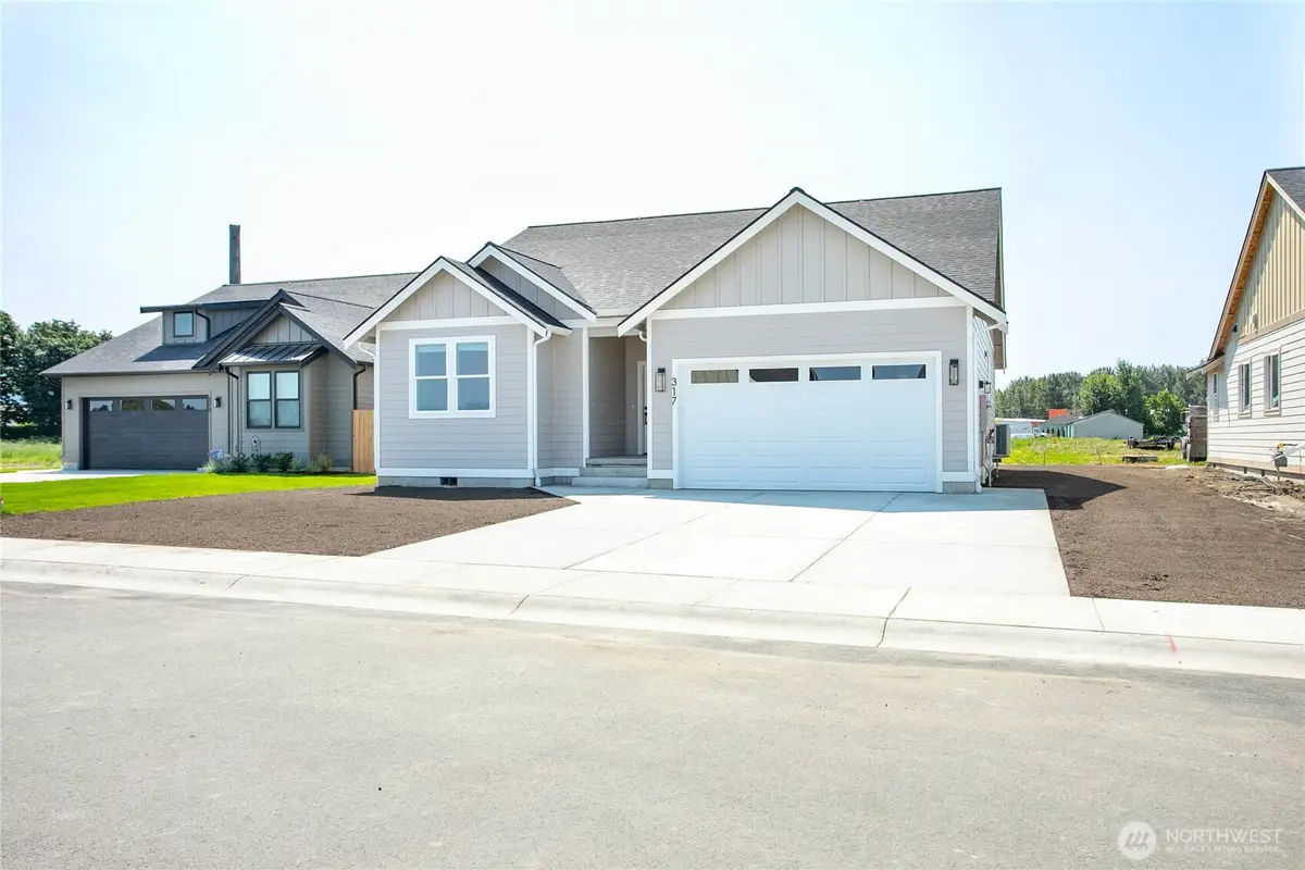 317 W 3rd Street, Everson, WA 98247 - #1