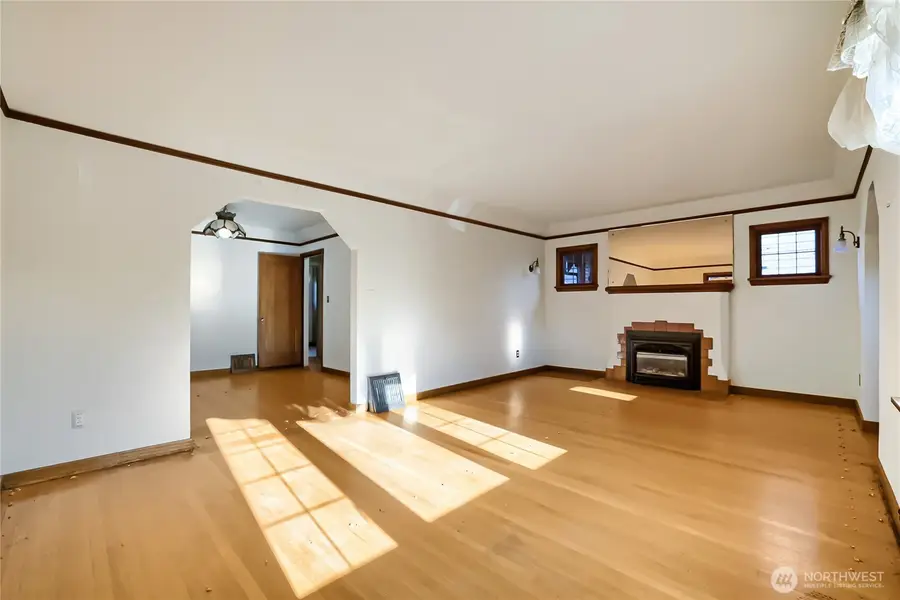 8042 18th Avenue Ne, Seattle, WA 98115 - #2