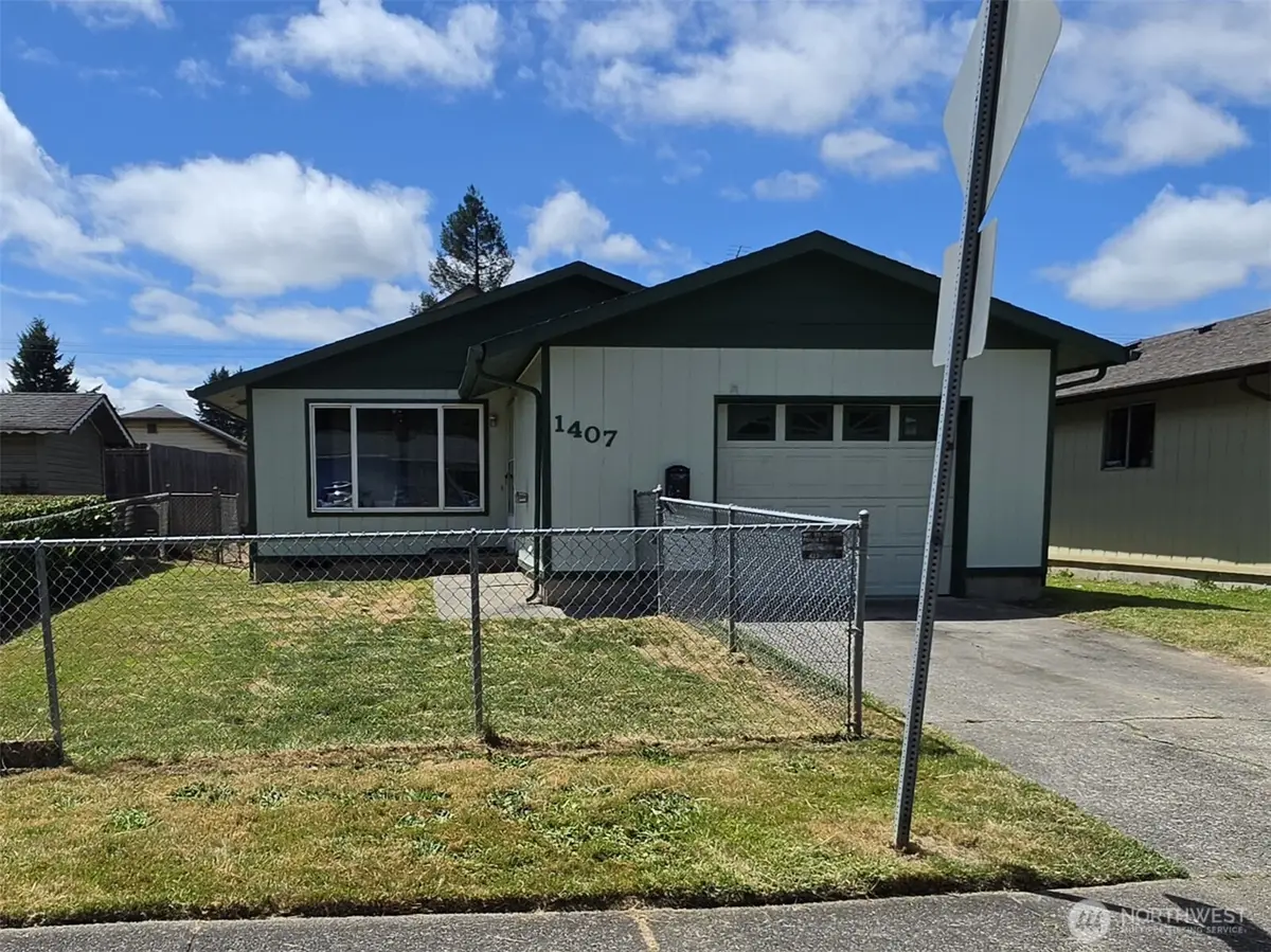1407 Bowmont Avenue, Kelso, WA 98626 - #1