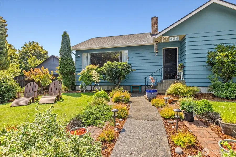 424 W 4th Street, Port Angeles, WA 98362 - #3