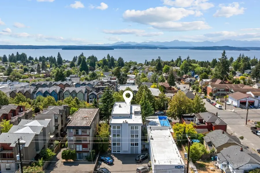 5912 California Avenue Sw #201, Seattle, WA 98136 - #2
