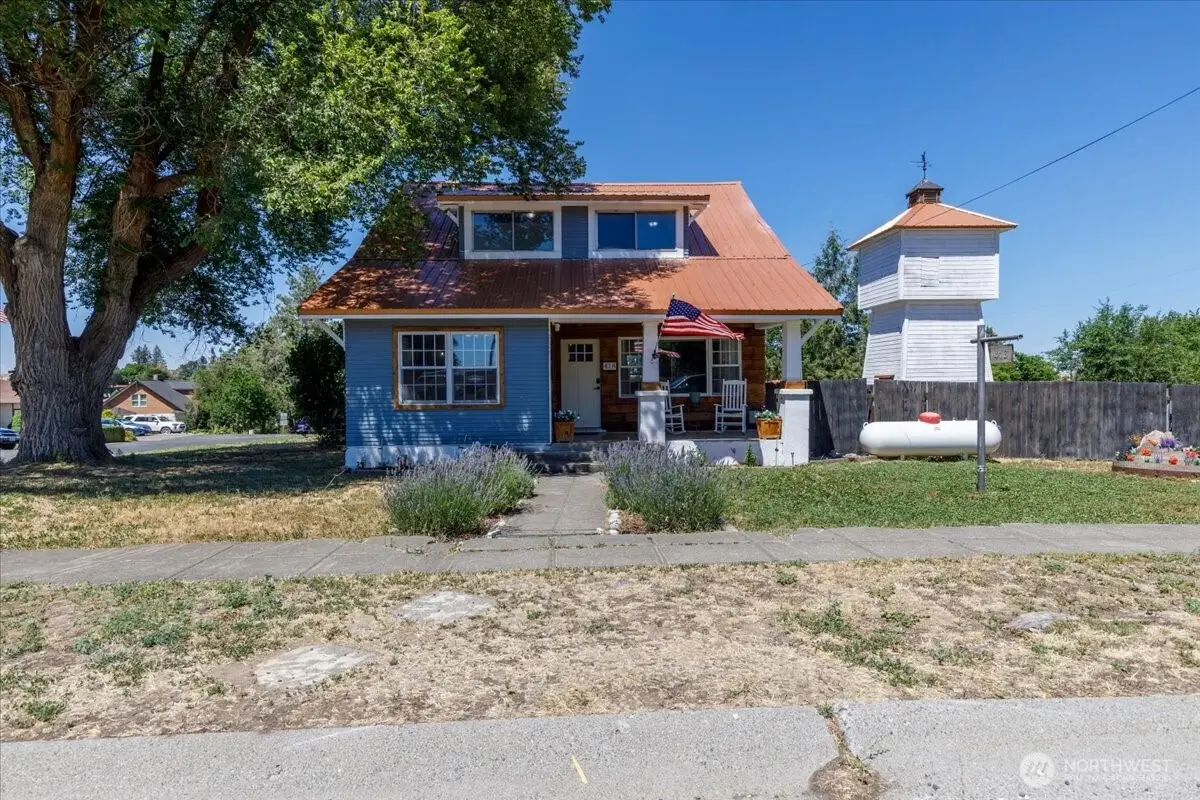 418 W Chestnut Street, Almira, WA 99103 - #1