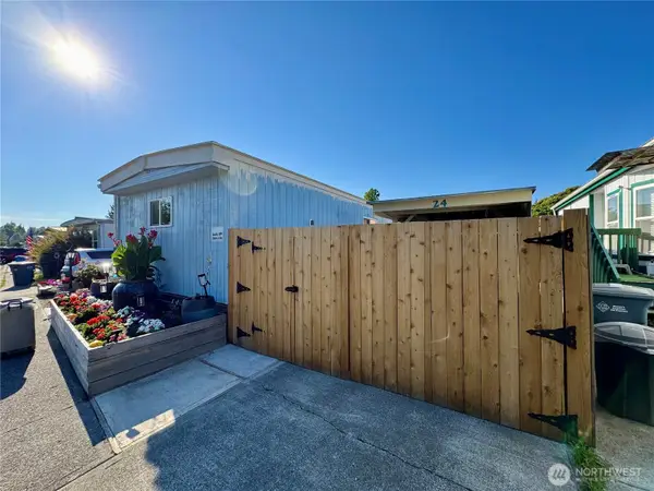 8329 38th Street E #24, Edgewood, WA 98371