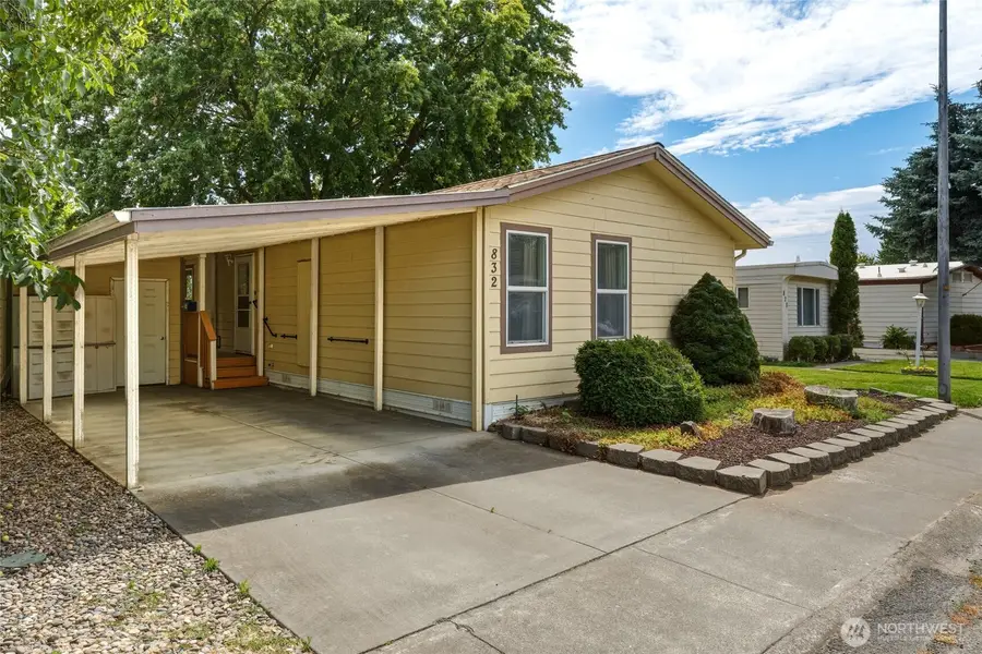 832 SE Scenic View Drive, College Place, WA 99324 - #2