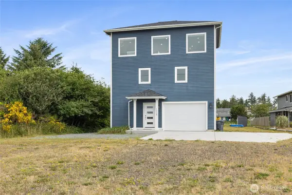 1038 Point Brown Avenue Se, Ocean Shores, WA 98569