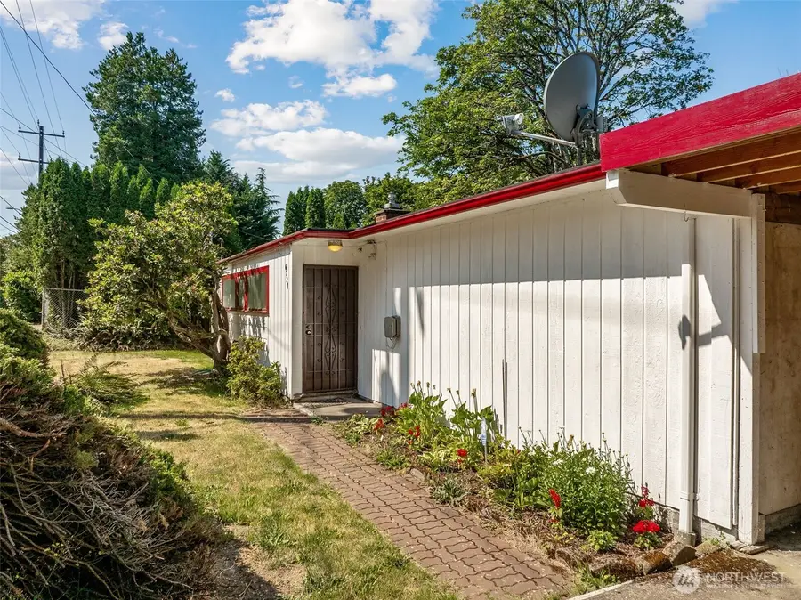 6727 21st Avenue Sw, Seattle, WA 98106 - #2