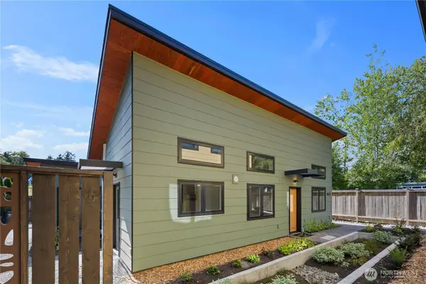 8623 30th Avenue Sw, Seattle, WA 98126