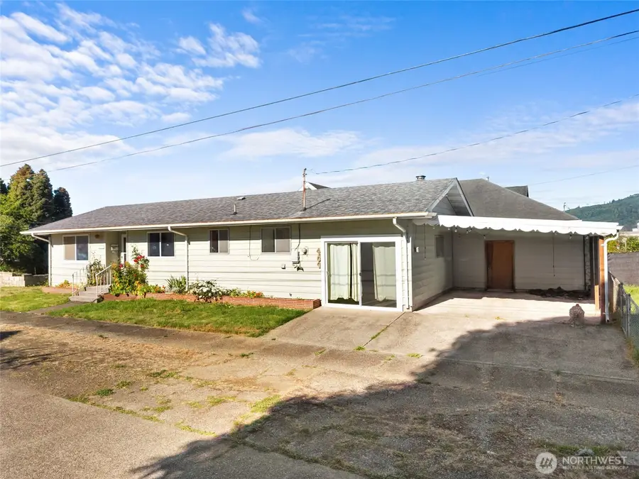 404 Eleventh Street, Raymond, WA 98577 - #2