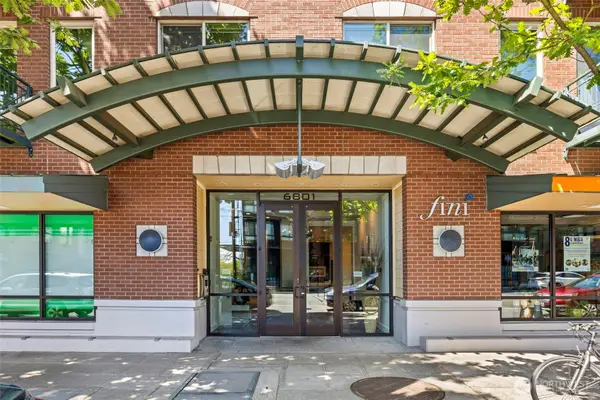 6801 Greenwood Avenue N #106, Seattle, WA 98103