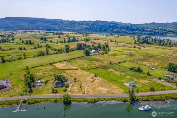 411 W Birnie Slough Road, Cathlamet, WA 98612