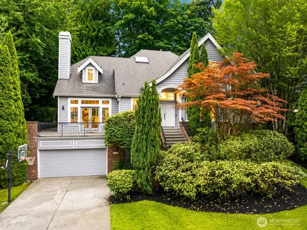 17033 NE 108th Way, Redmond, WA 98052