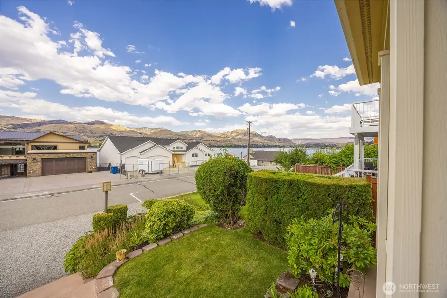 2109 W Terrace Avenue, Chelan, WA 98816 - #3