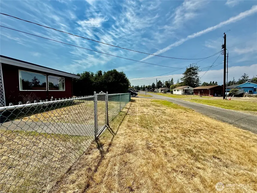 201 W Seattle Avenue, Westport, WA 98595 - #2
